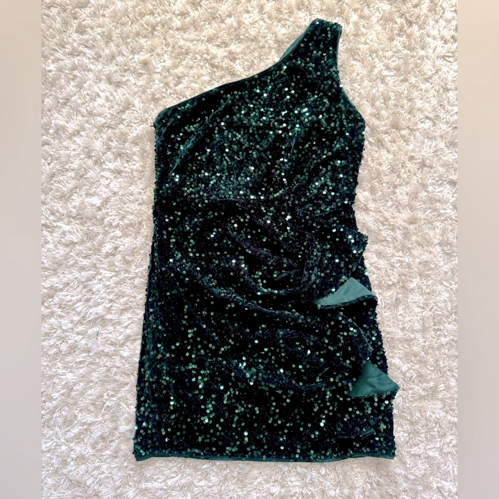 Lulu’s Velvet One Shoulder Mini Dress